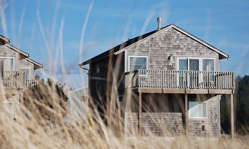 Lighthouse Oceanfront Resort, a dog-friendly place to stay.